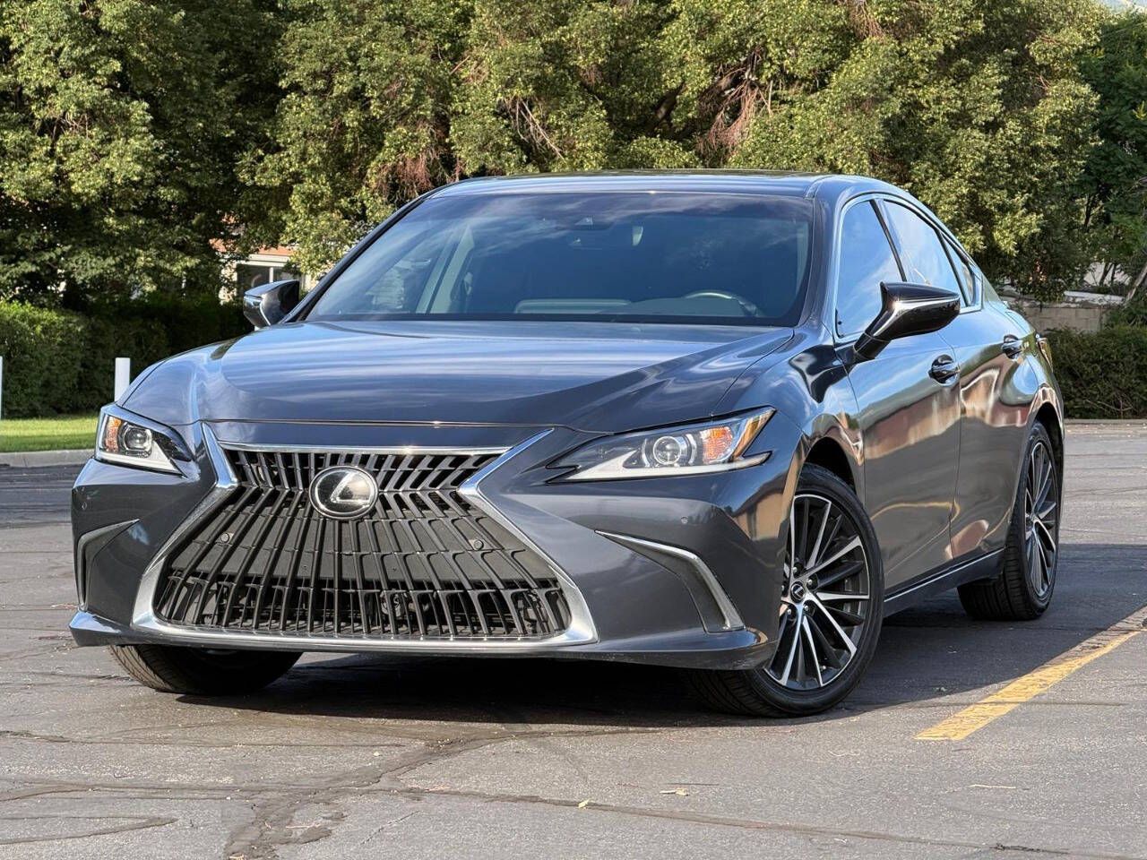 2025 Lexus ES Base