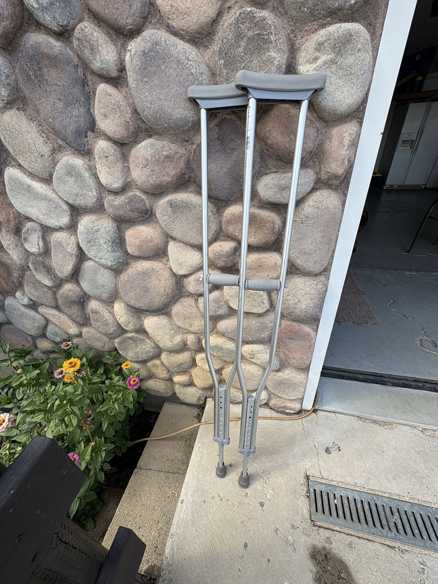 Adult Crutches
