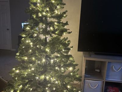 Christmas tree 7ft pre-lit