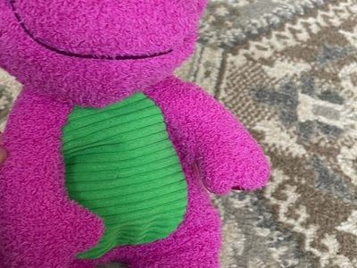 Fisher-Price Barney’s World Sensory Barney Plush Toy with Fidget Activity for Toddlers