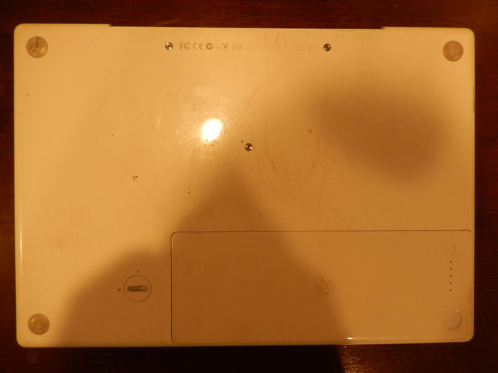 2006 MacBook w/ power supply & full internals except disk drive (see desc. for specs)