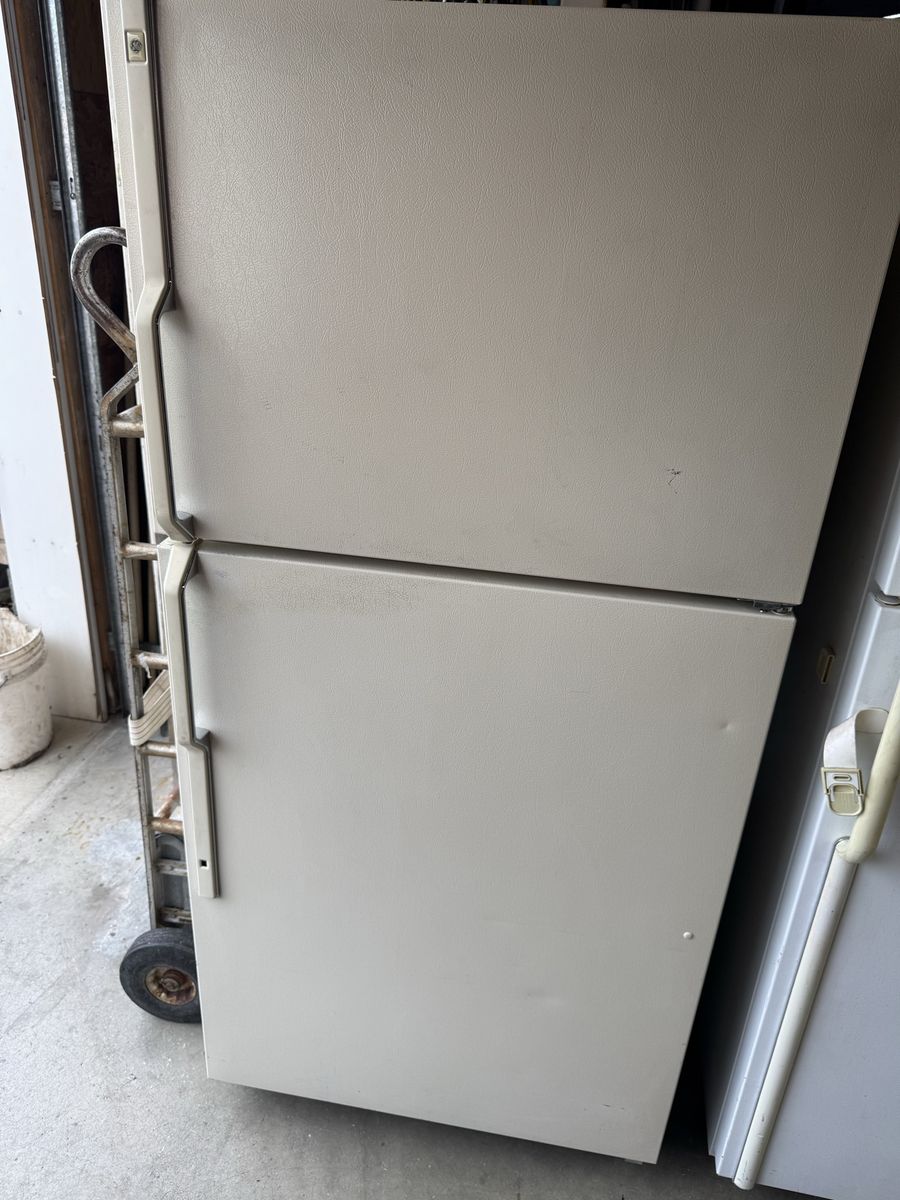 GE Refrigerator