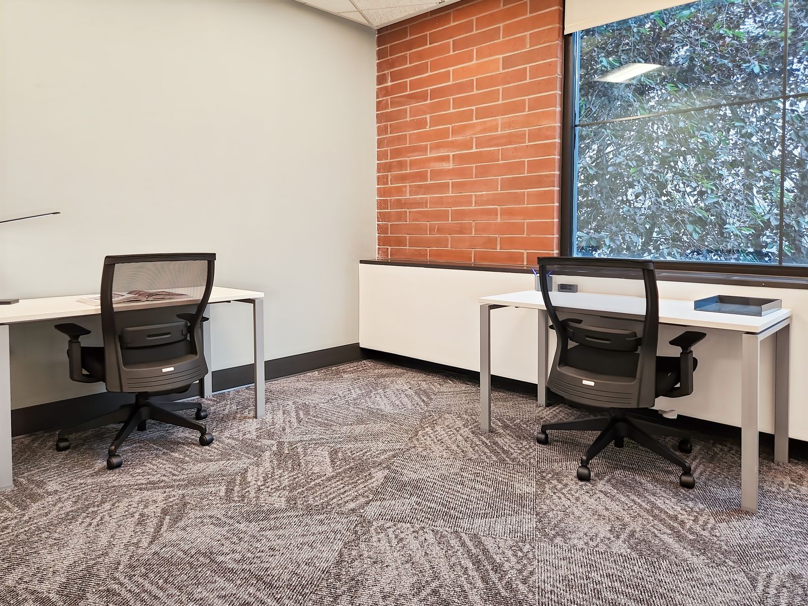 "Need a Space? Get an Office by the Hour!"