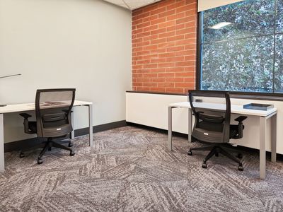 "Need a Space? Get an Office by the Hour!"