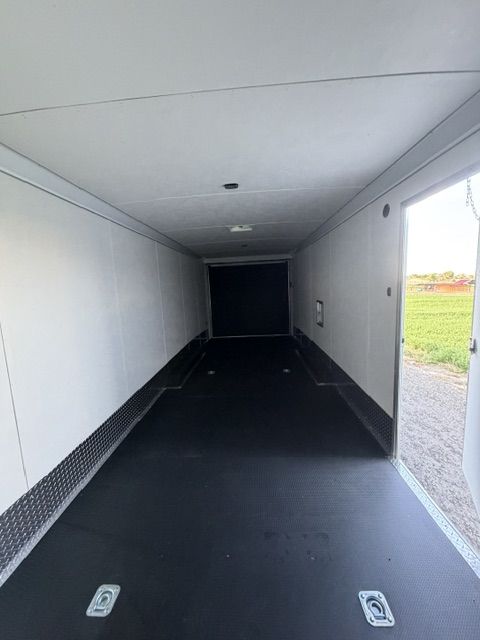 Main image 6