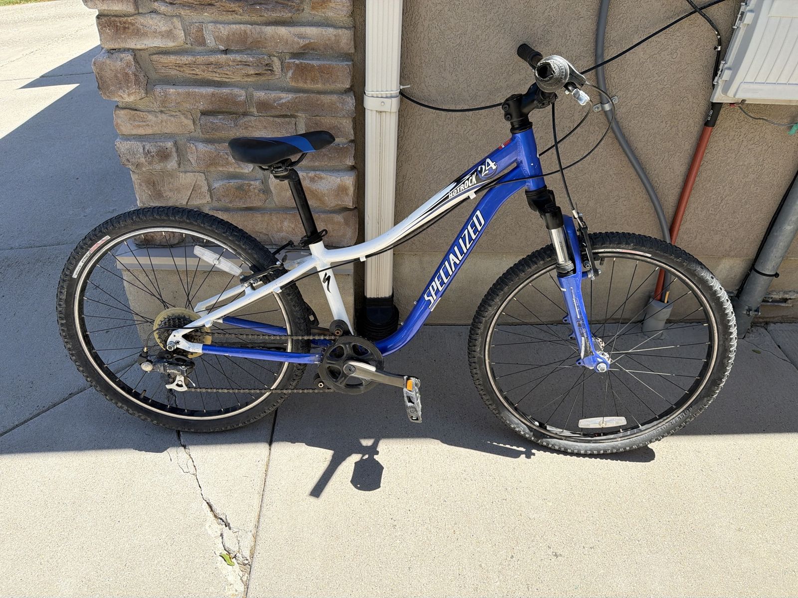 Specialized hotrock 24 mountain bike