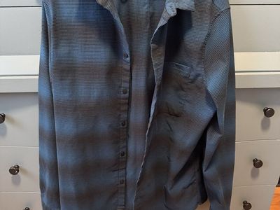 Lululemon Men’s Flannel Large