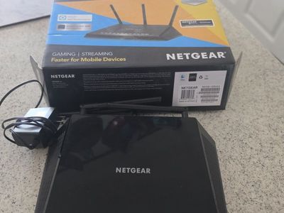 Netgear Nighthawk AC1750 Smart WiFi Router Model R6700 with Power Adapter