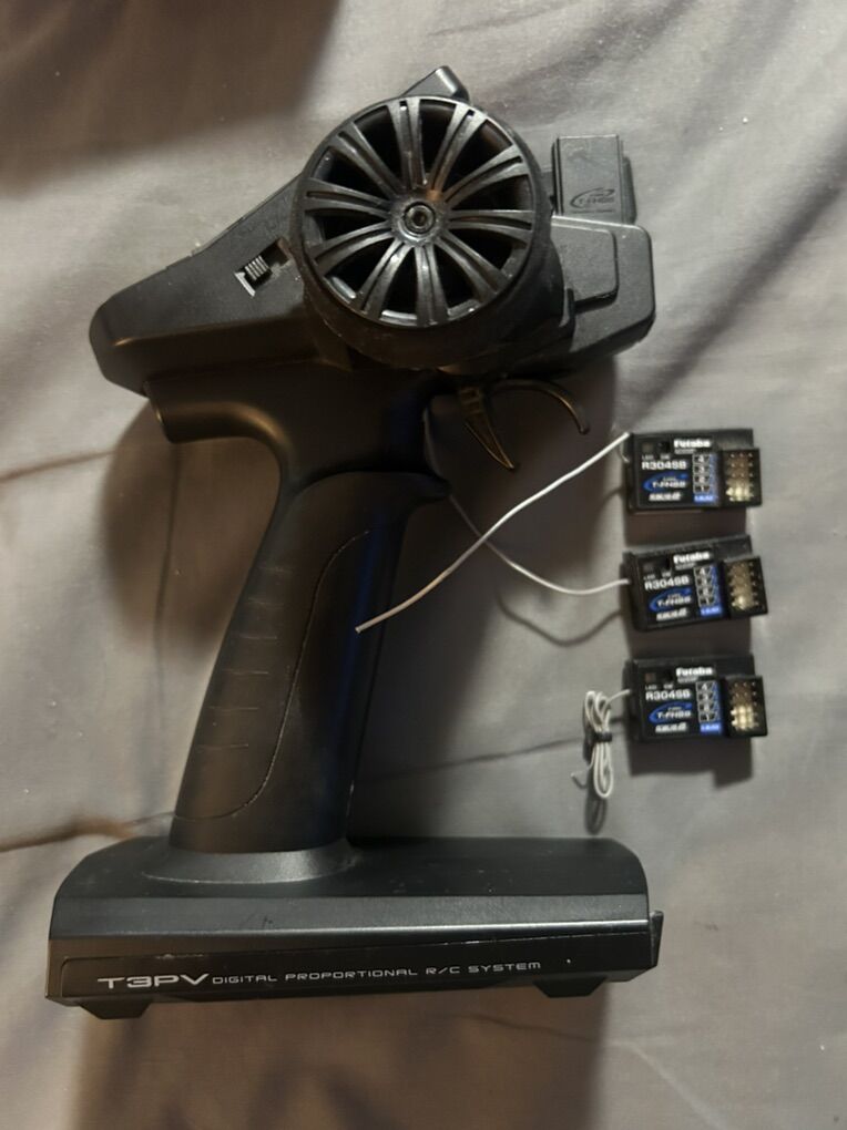 Futaba T3PV Radio With 3 Recievers