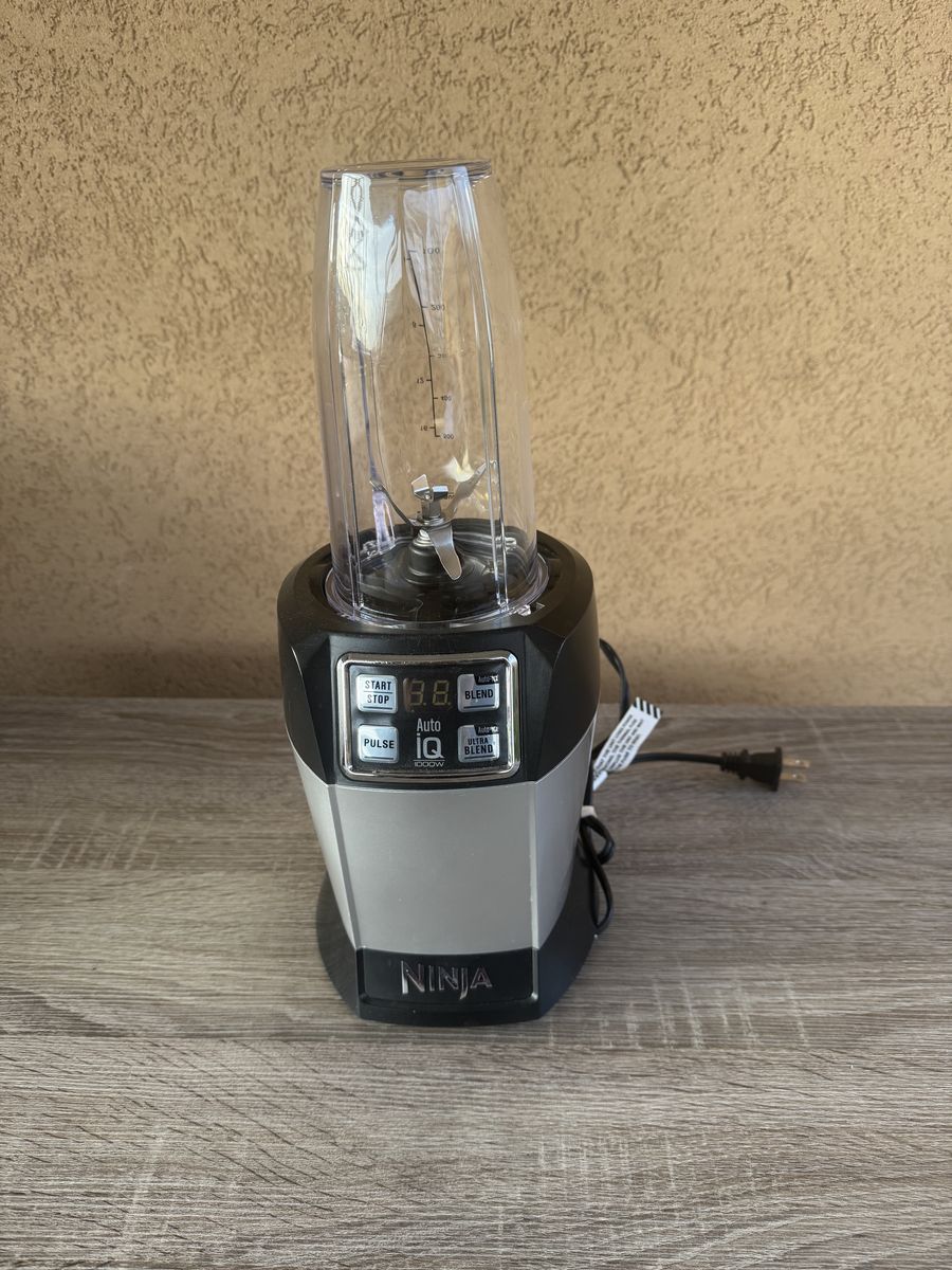 Nutri Ninja Pro Auto IQ 1000 Watt Blender Basw Cup