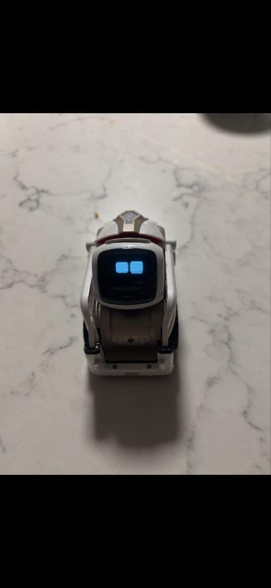 Anki Cozmo Robot Interactive Toy with Charger and 3 Cubes - Used Excellent Condition