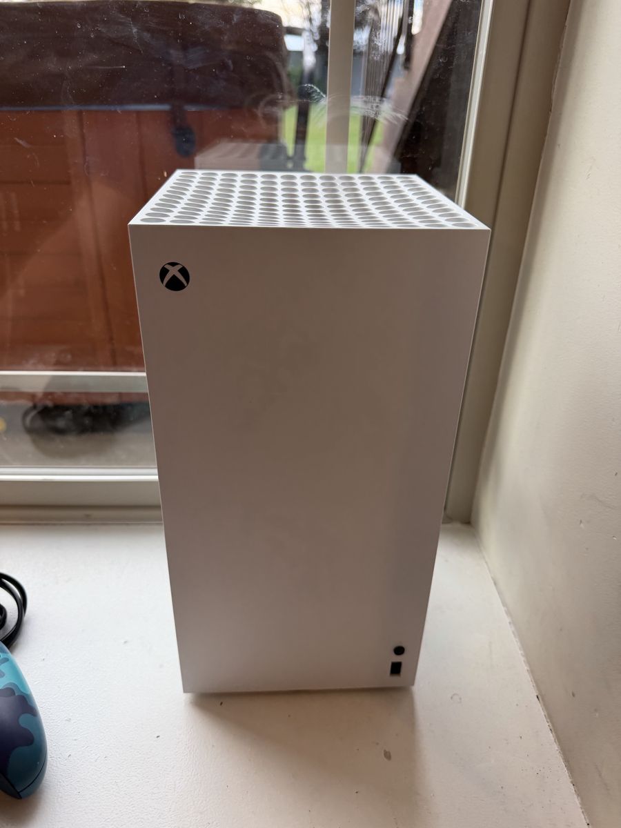 Main image 3