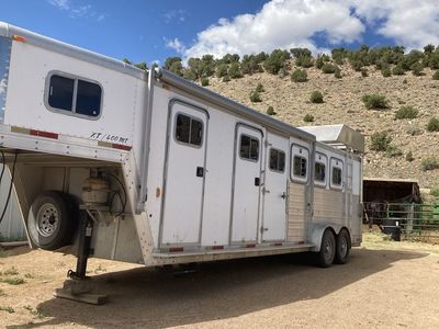 2001 Exiss 4 horse Living quarters