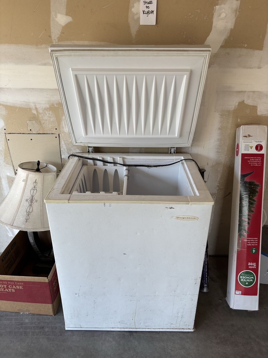 Frigidaire Chest Freezer White Used