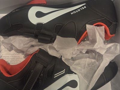 Peloton Cycling Shoes like new - Size 45 , 41, 39 - Adjustable Straps