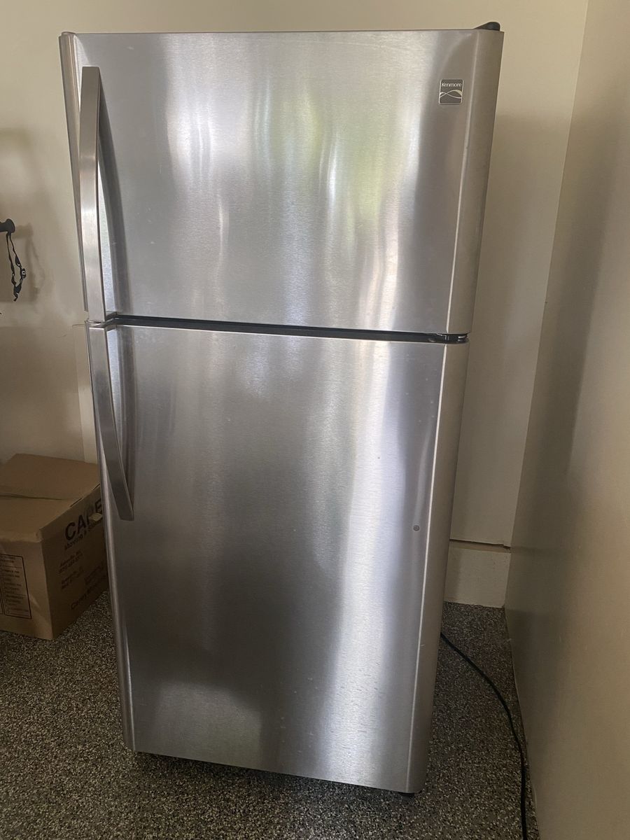 Kenmore Top Freezer Refrigerator - Stainless Steel Finish