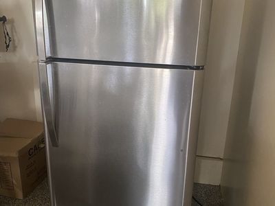 Kenmore Top Freezer Refrigerator - Stainless Steel Finish