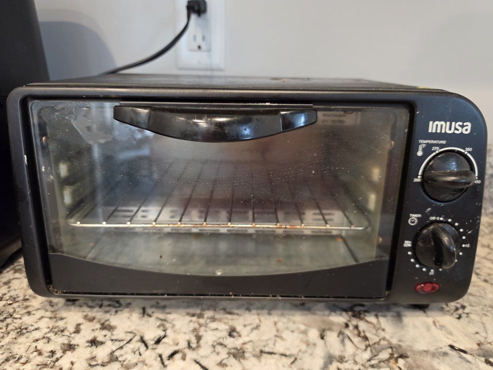 Imusa Black Countertop Toaster Oven, Compact Design, Temperature & Timer Controls