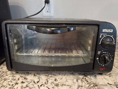 Imusa Black Countertop Toaster Oven, Compact Design, Temperature & Timer Controls