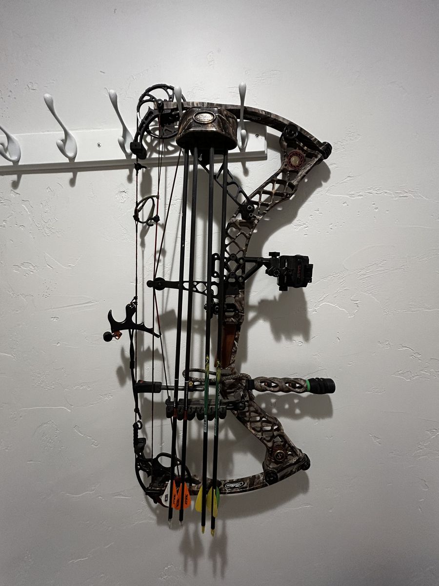 Matthew Z7 Compound Bow - Excellent Condition