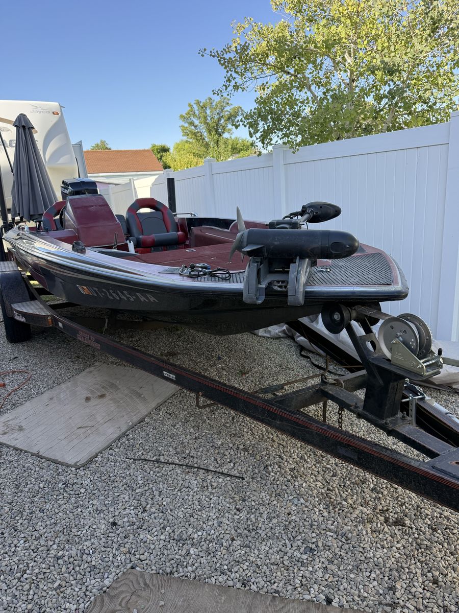 1991 Skeeter SX175 Bass Boat on Trailer - Ready for the Water