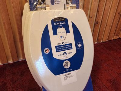 2 Mayfair Benton Elongated Toilet Seats