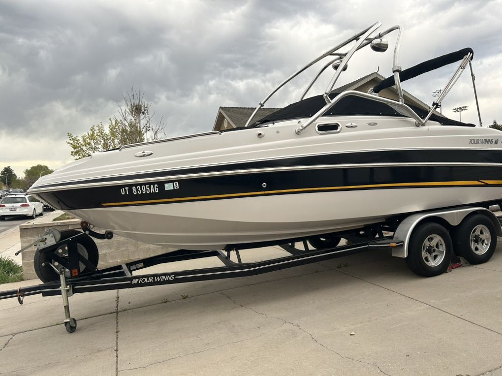 2002 24ft Four Winns Funship