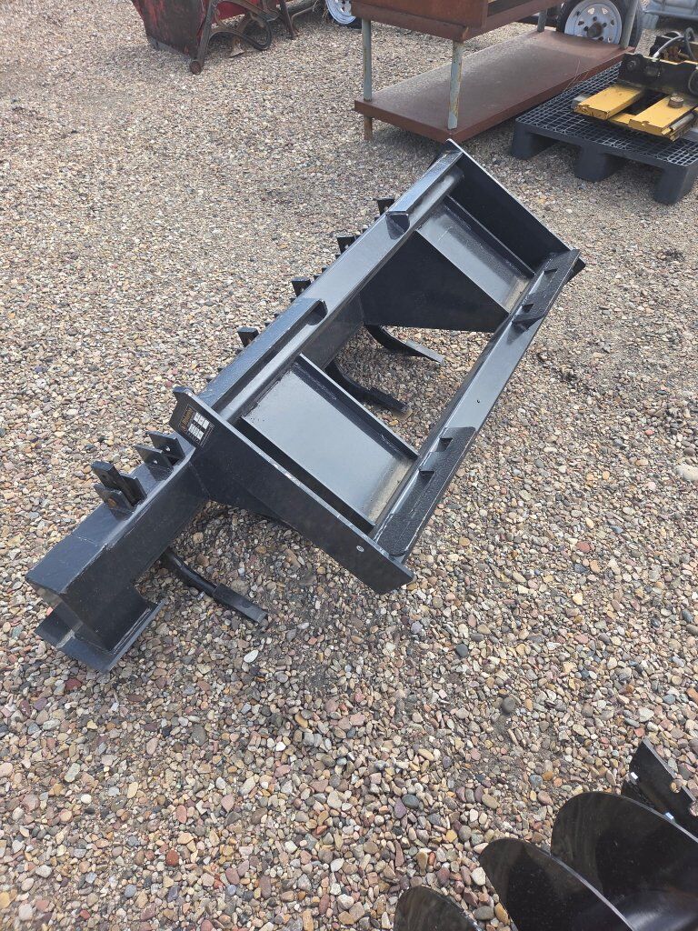 Landplane for a skid steer