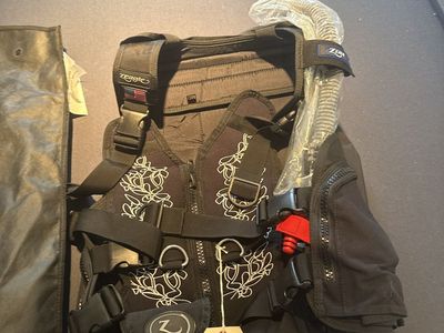 Zeagle Zena BC Medium Scuba Diving Buoyancy Compensator Vest new with tags