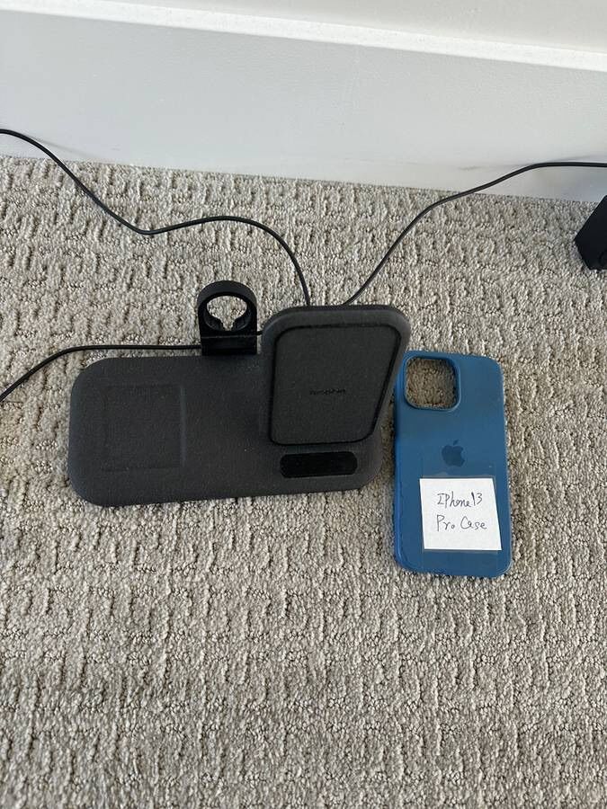 Mor-phie Wireless Stand Charger For Smartphones