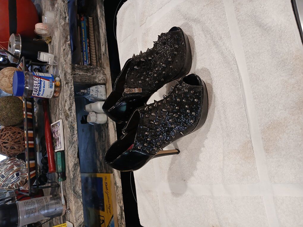 Women's clothing shoes