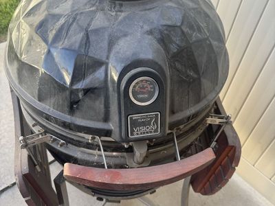 Vision Komodo grill/smoker with lavastone insert