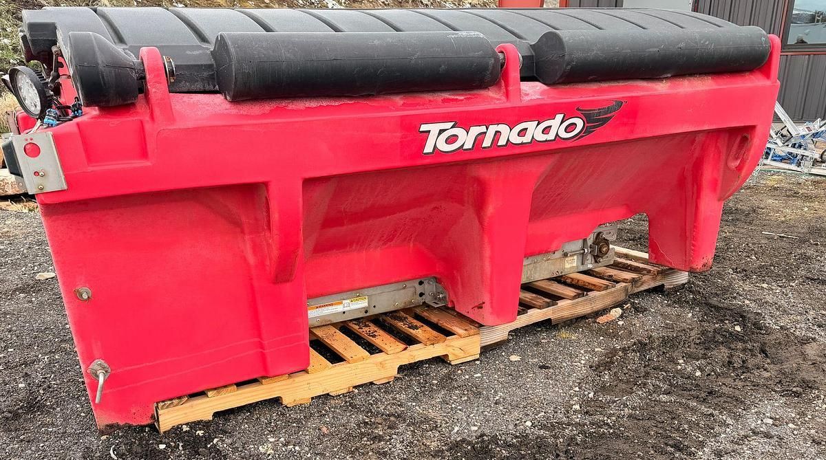 Western Tornado Salter/Spreader 1.8 cu yd
