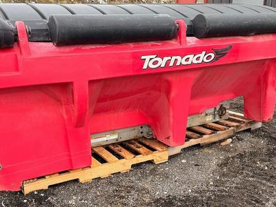 Western Tornado Salter/Spreader 1.8 cu yd
