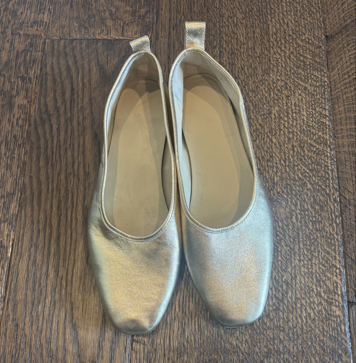 BRAND NEW WITH TAGS- VINCE women’s gold leather slip on flats in size 8