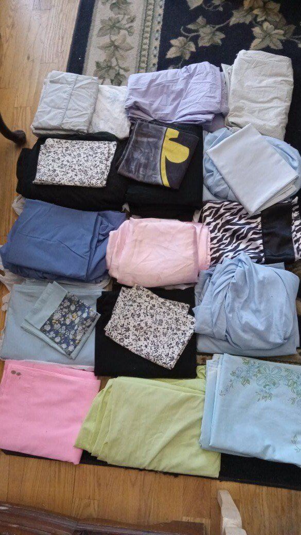 Full/Double Sheets, Variety Fitted & Flat add to your linen supply