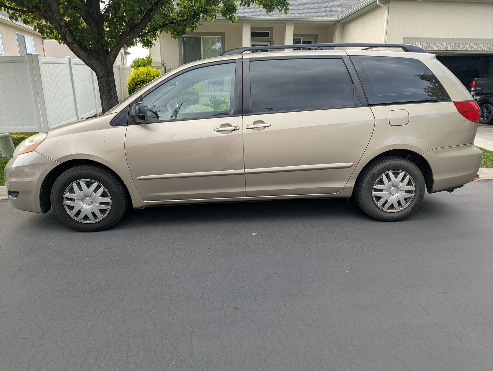 2007 Toyota Sienna CE 8-Passenger