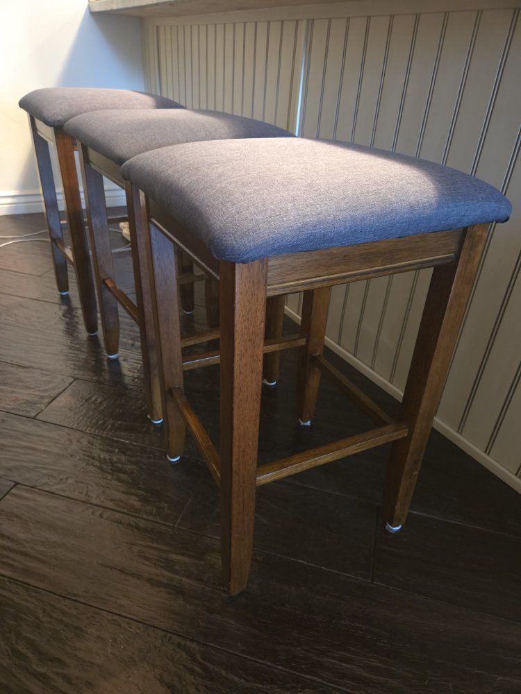 Navy blue and wood Bar Stools. set of 3 (needs fixed/tightened)