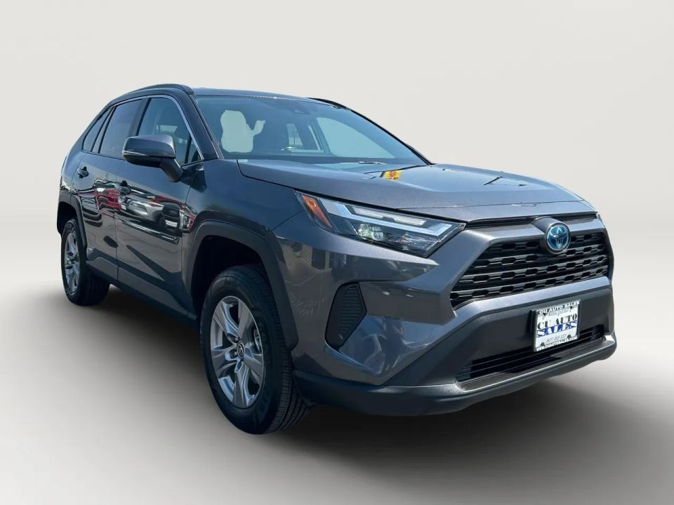 2024 Toyota RAV4 LE