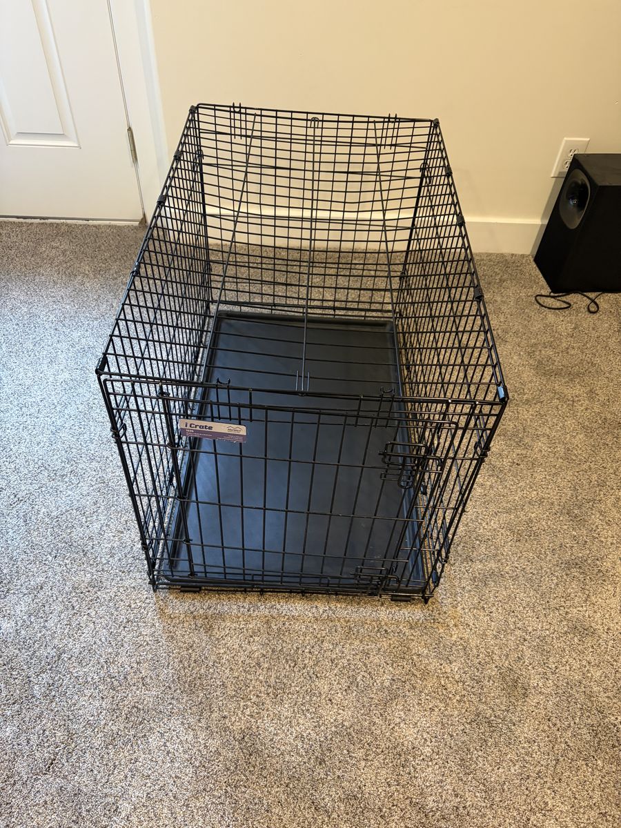 DOG CRATE COMES WITH FREE COVER! 