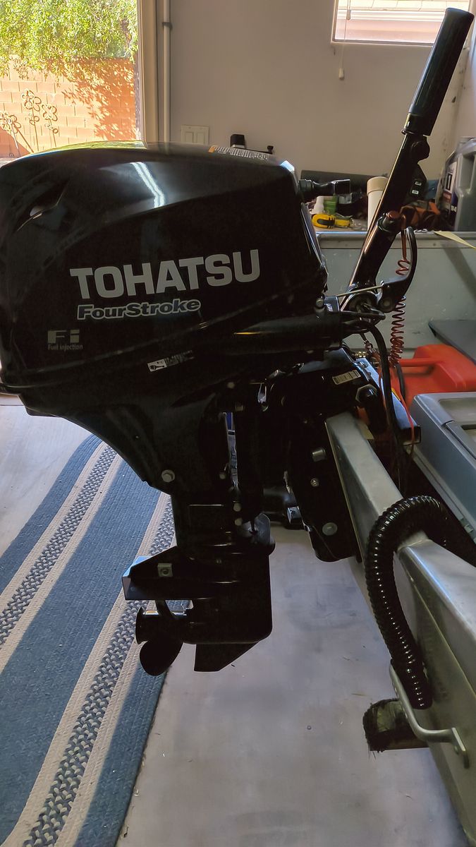 Tohatsu 20hp Outboard Motor EFI Electric start and Tilt
