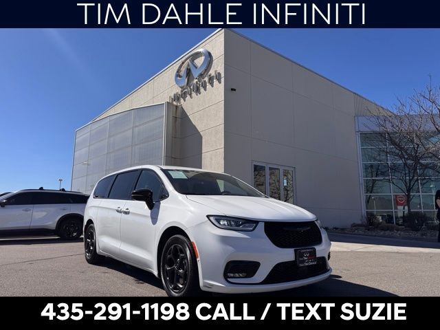 2024 Chrysler Pacifica Plug-In Hybrid S Appearance