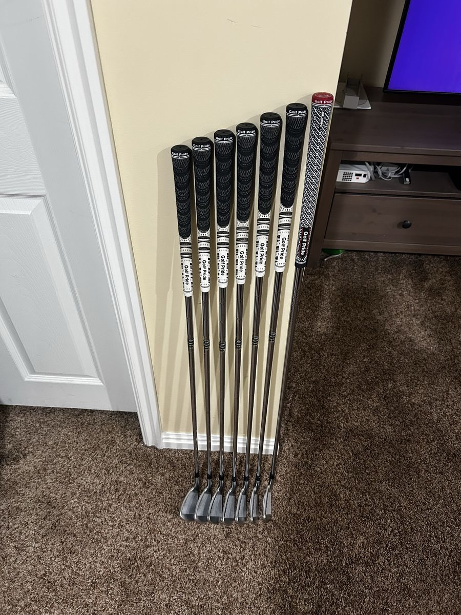 Callaway Apex 21’ 4-PW Iron Set