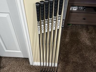 Callaway Apex 21’ 4-PW Iron Set