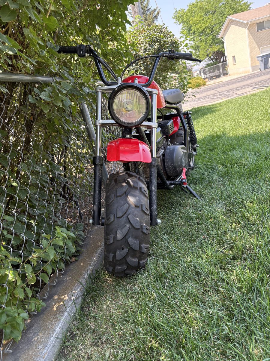 Massimo MB200S 196cc Gas Powered 7.5HP Mini Bike Motorcycle