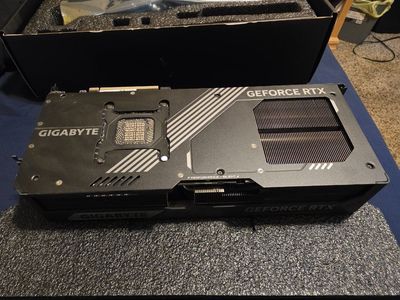 Gigabyte GeForce RTX 5090 Windforce OC 32GB Graphics Card