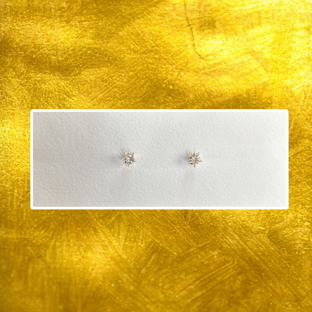 STAR STUD EARRINGS -- GOLD  (BANTER BY PIERCING PAGODA)