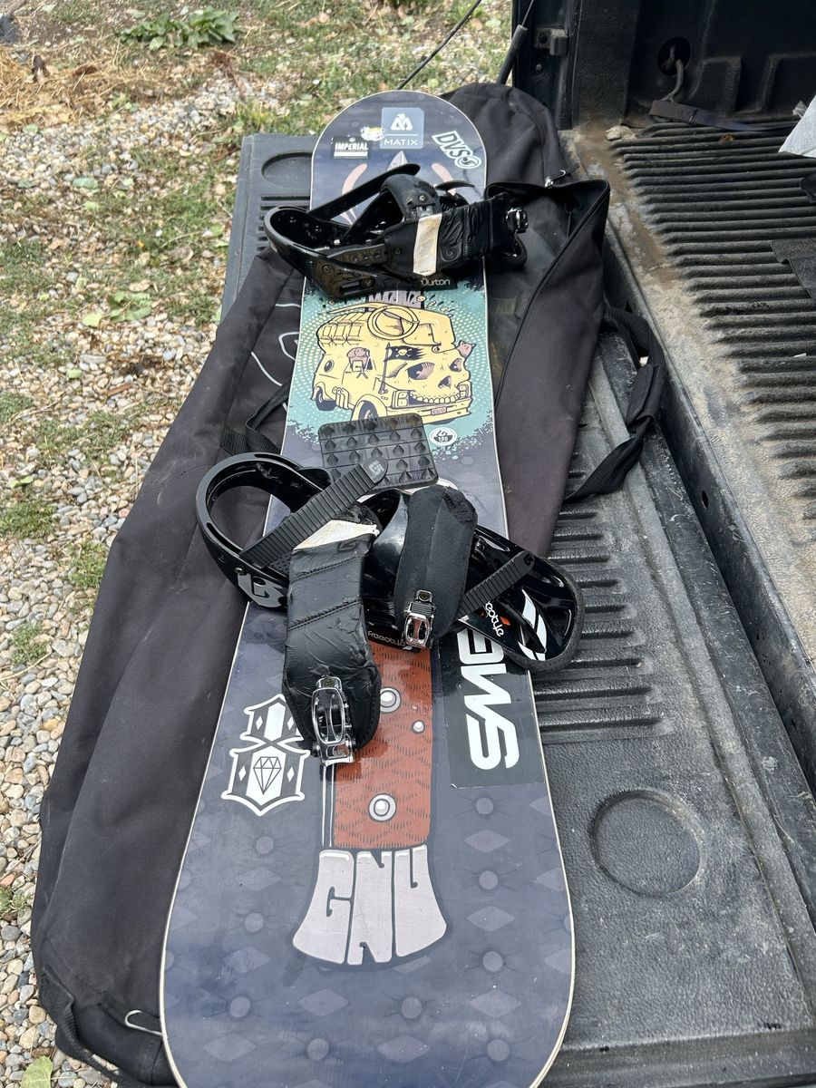 GNU Danny Kass Snowboard with Bindings and Bag