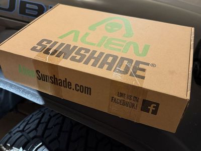 Alien Sunshade Jeep JL/JLU Sunshade - New in Box with Bungee Balls and Installation Instructions