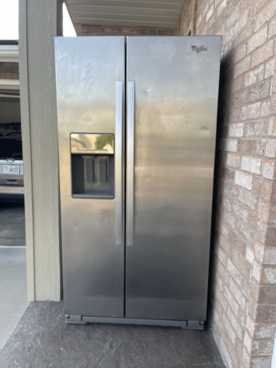 Whirlpool side x side fridge/freezer